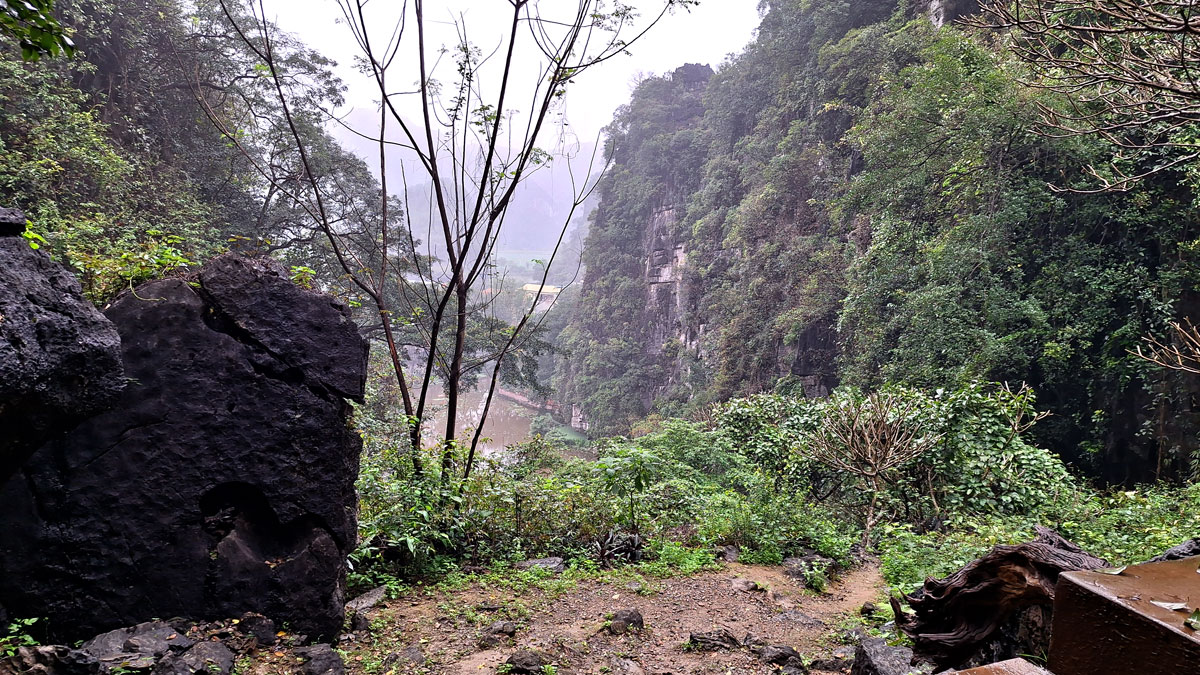 Blick ins Tal unterhalb der Thuong Pagode