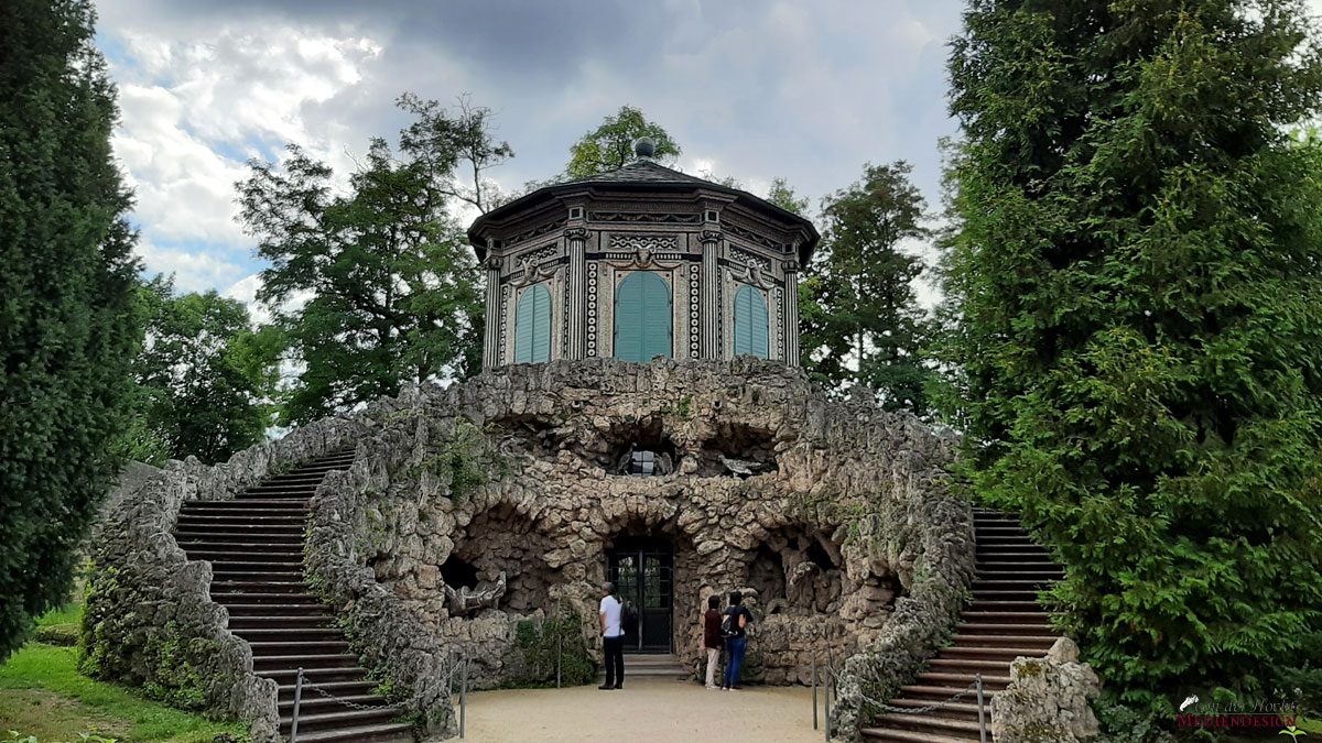 Das der Grotte im Garten des Palazzo Pitti nachempfundene Grottenhaus